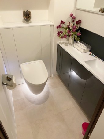 フロートデザインのトイレでスッキリキレイ フロートデザインのトイレでスッキリキレイ